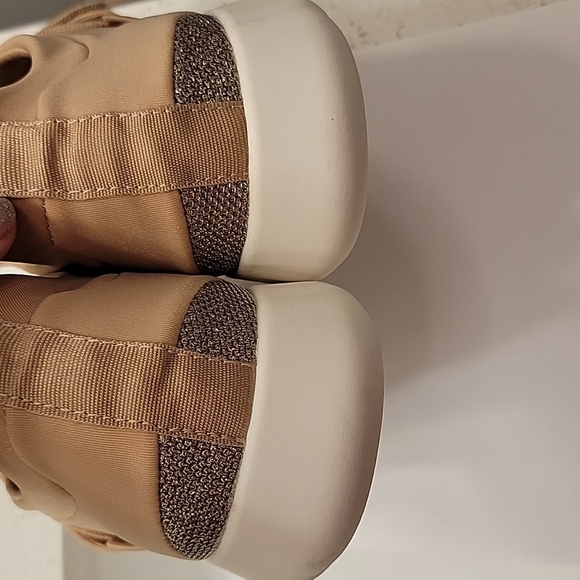 NWT TORRID SIZE 8W LACE-UP NYLON SNEAKER (WW) - Picture 10 of 11